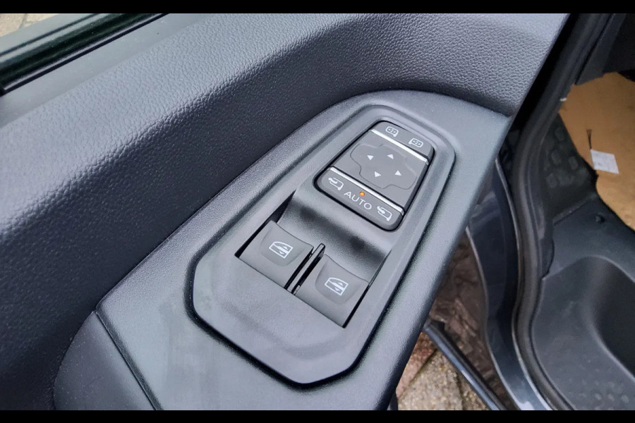 Renault Trafic 150 PK AUTOMAAT L2H1 DUBBELE CABINE - EURO 6 - GRIJS COMETE METALLIC - V-58-JPX - BPM VRIJ! Renault Trafic 150 PK AUTOMAAT L2H1 DUBBELE CABINE - EURO 6 - GRIJS COMETE METALLIC - V-58-JPX - BPM VRIJ!