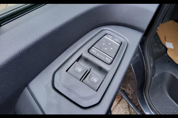 Renault Trafic 150 PK AUTOMAAT L2H1 DUBBELE CABINE - EURO 6 - GRIJS COMETE METALLIC - V-58-JPX - BPM VRIJ! Renault Trafic 150 PK AUTOMAAT L2H1 DUBBELE CABINE - EURO 6 - GRIJS COMETE METALLIC - V-58-JPX - BPM VRIJ!