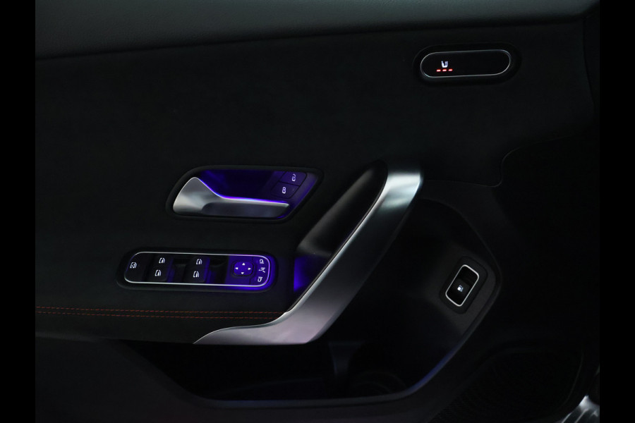 Mercedes-Benz A-Klasse 250 e Star Edition AMG Line AMG Line | Sfeerverlichting  |Achteruitrijcamera |  Smartphone-integratie | Inclusief 24 maanden MB Certified garantie voor Europa.