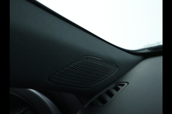 Mercedes-Benz A-Klasse 250 e Star Edition AMG Line AMG Line | Sfeerverlichting  |Achteruitrijcamera |  Smartphone-integratie | Inclusief 24 maanden MB Certified garantie voor Europa.