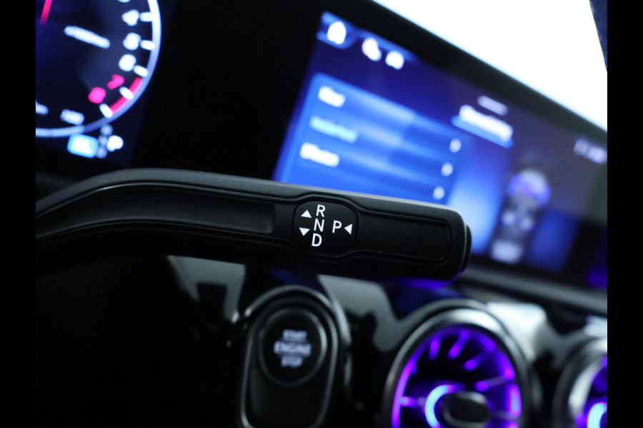 Mercedes-Benz A-Klasse 250 e Star Edition AMG Line AMG Line | Sfeerverlichting  |Achteruitrijcamera |  Smartphone-integratie | Inclusief 24 maanden MB Certified garantie voor Europa.