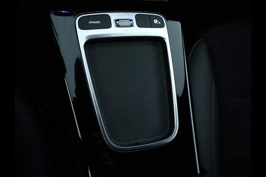 Mercedes-Benz A-Klasse 250 e Star Edition AMG Line AMG Line | Sfeerverlichting  |Achteruitrijcamera |  Smartphone-integratie | Inclusief 24 maanden MB Certified garantie voor Europa.