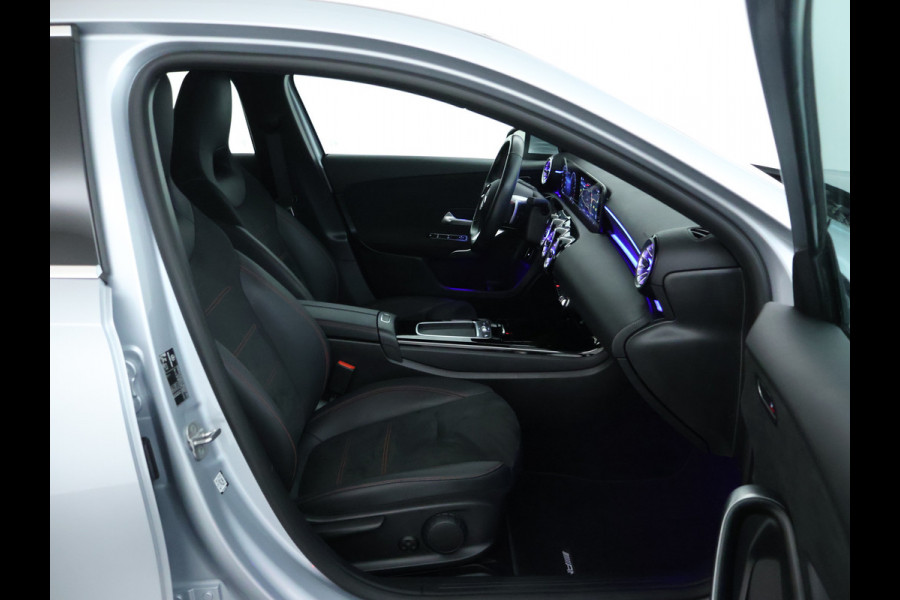 Mercedes-Benz A-Klasse 250 e Star Edition AMG Line AMG Line | Sfeerverlichting  |Achteruitrijcamera |  Smartphone-integratie | Inclusief 24 maanden MB Certified garantie voor Europa.