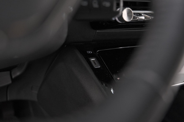 Peugeot 2008 PureTech 130 EAT8 Allure | Parkeersensoren | Navigatie | Apple Carplay | Climate Control