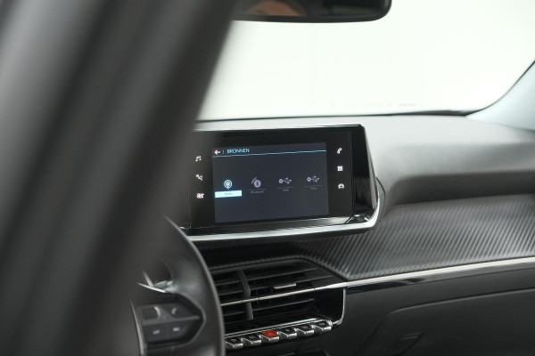 Peugeot 2008 PureTech 130 EAT8 Allure | Parkeersensoren | Navigatie | Apple Carplay | Climate Control