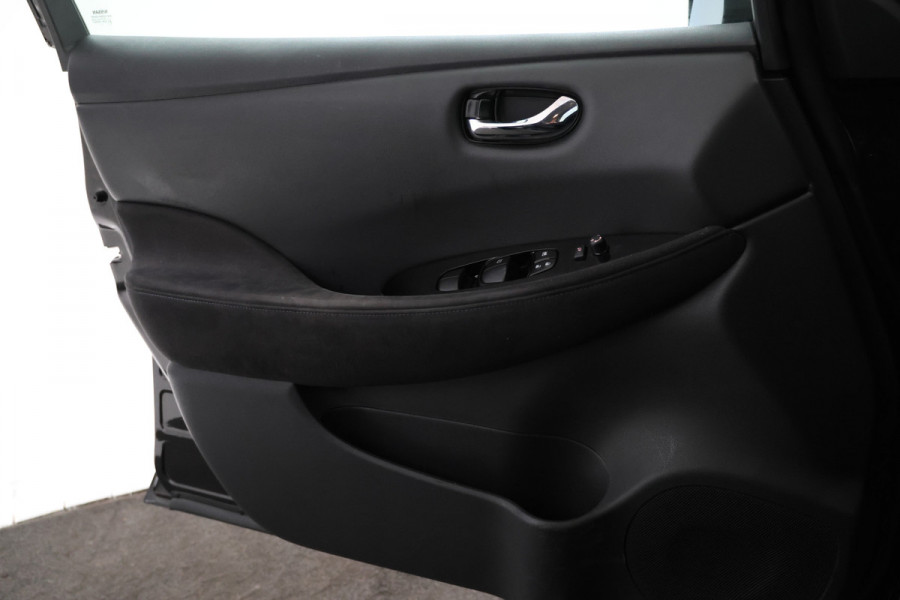 Nissan Leaf Acenta 30 kWh Airco, Bluetooth, Parkeersensore Nissan Leaf Acenta 30 kWh Airco, Bluetooth, Parkeersensore