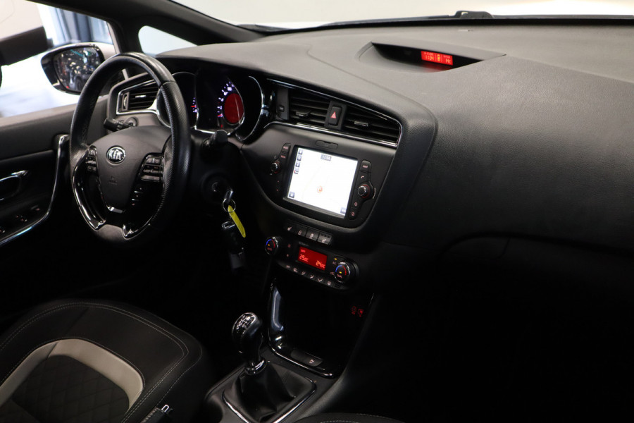 Kia cee'd Sportswagon 1.0 T-GDi GT-Line Summer Edition Panoramadak Navigatie Kia cee'd Sportswagon 1.0 T-GDi GT-Line Summer Edition Panoramadak Navigatie