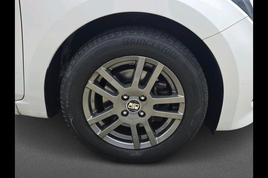 Hyundai i20 1.0 T-GDI Comfort | cruise control | Lane assist | Parkeersensoren | Hyundai i20 1.0 T-GDI Comfort | cruise control | Lane assist | Parkeersensoren |