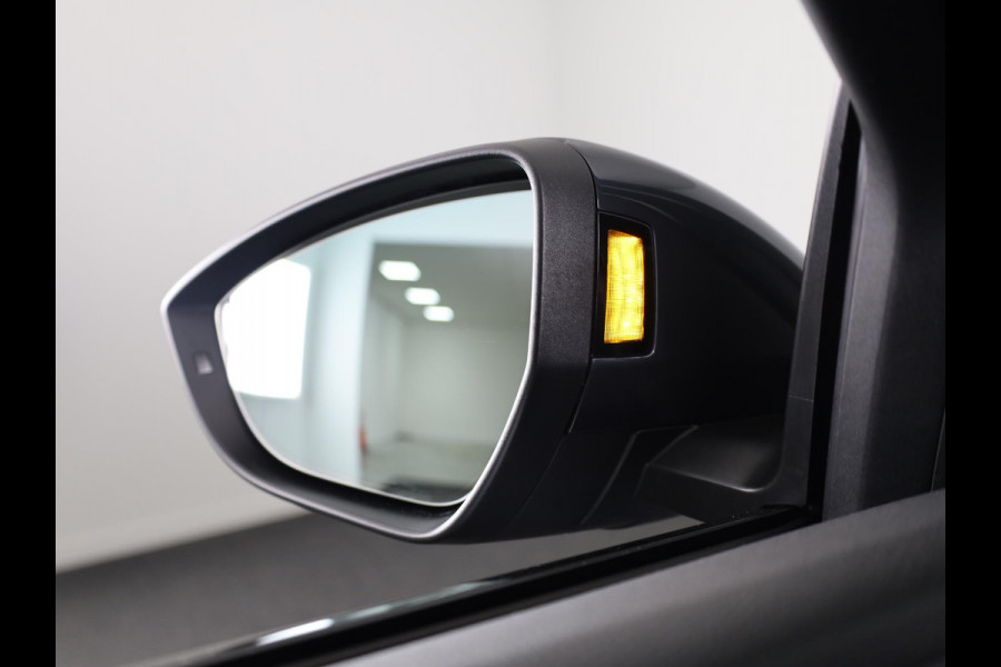 Audi Q8 e-tron 50 quattro Edition 95 kWh 340pk | Panoramadak S-line interieur | Head Up Display | Bang & Olufsen Premium Sound Audi Q8 e-tron 50 quattro Edition 95 kWh 340pk | Panoramadak S-line interieur | Head Up Display | Bang & Olufsen Premium Sound