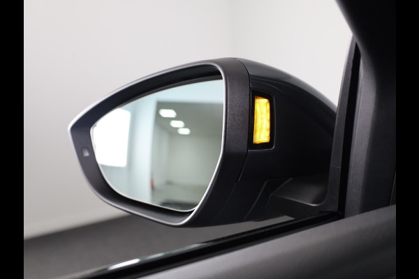 Audi Q8 e-tron 50 quattro Edition 95 kWh 340pk | Panoramadak S-line interieur | Head Up Display | Bang & Olufsen Premium Sound Audi Q8 e-tron 50 quattro Edition 95 kWh 340pk | Panoramadak S-line interieur | Head Up Display | Bang & Olufsen Premium Sound