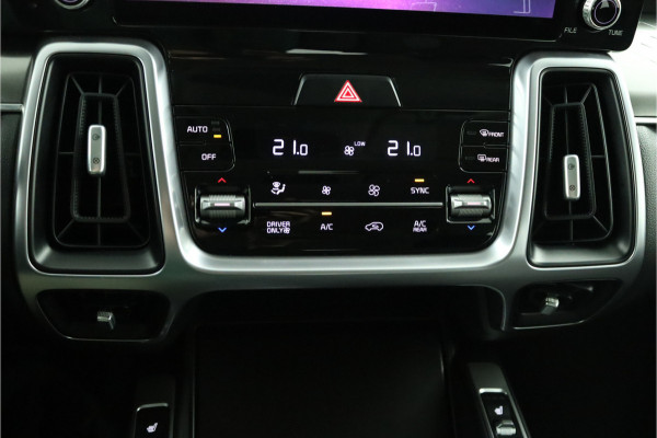Kia Sorento 1.6 T-GDI Hybrid 2WD DynamicLine 7p. - Climate Control - LED Koplampen - Stoel/Stuurverwarming - Navigatie - Fabrieksgarantie Tot 2030 Kia Sorento 1.6 T-GDI Hybrid 2WD DynamicLine 7p. - Climate Control - LED Koplampen - Stoel/Stuurverwarming - Navigatie - Fabrieksgarantie Tot 2030