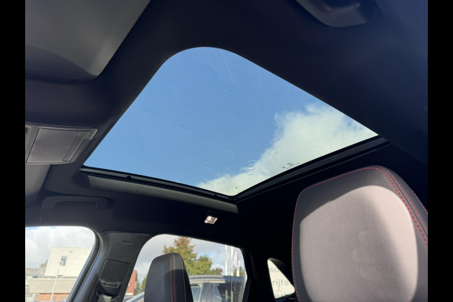 Ford Kuga 2.5 PHEV ST-Line X 243pk | Spuiter | Wegklapbare trekhaak | Panoramadak | Winter Pack | Head up Display | All season banden