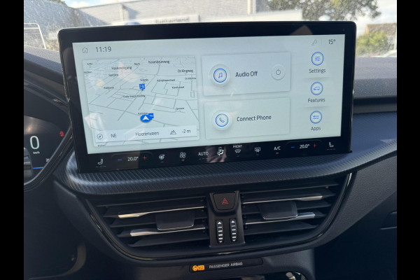 Ford Kuga 2.5 PHEV ST-Line X 243pk | Spuiter | Wegklapbare trekhaak | Panoramadak | Winter Pack | Head up Display | All season banden