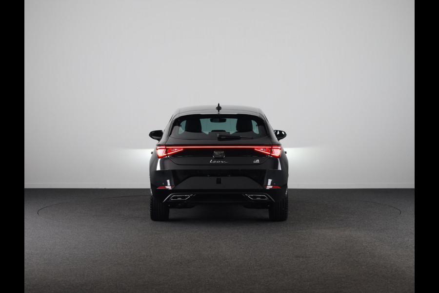 Seat Leon 1.5 TSI 204pk e-Hybrid FR Business | Black Pack | Trekhaak | Led Matrix