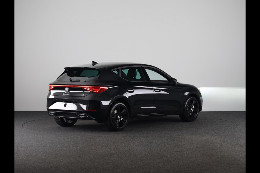 Seat Leon 1.5 TSI 204pk e-Hybrid FR Business | Black Pack | Trekhaak | Led Matrix