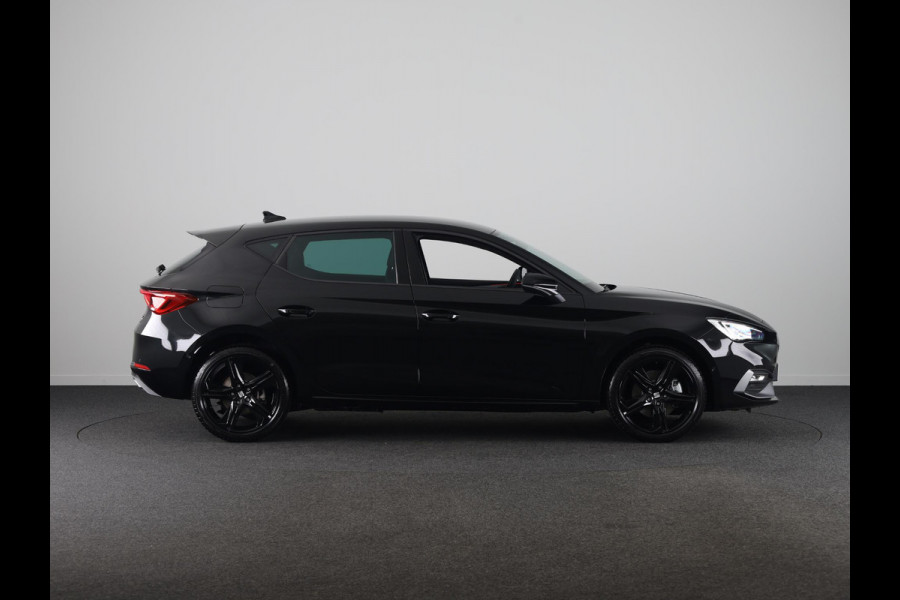 Seat Leon 1.5 TSI 204pk e-Hybrid FR Business | Black Pack | Trekhaak | Led Matrix