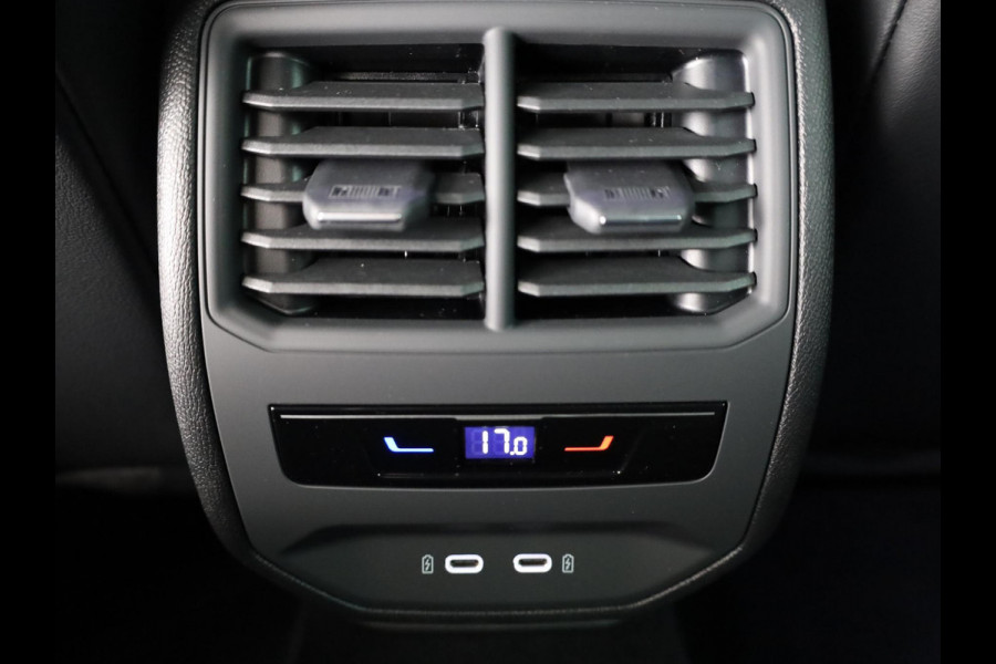 Seat Leon 1.5 TSI 204pk e-Hybrid FR Business | Black Pack | Trekhaak | Led Matrix