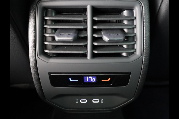 Seat Leon 1.5 TSI 204pk e-Hybrid FR Business | Black Pack | Trekhaak | Led Matrix
