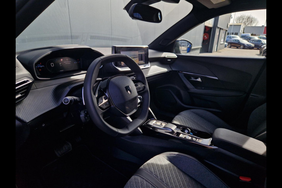 Peugeot 2008 1.2 PureTech EAT8 130Pk Allure Peugeot 2008 1.2 PureTech EAT8 130Pk Allure