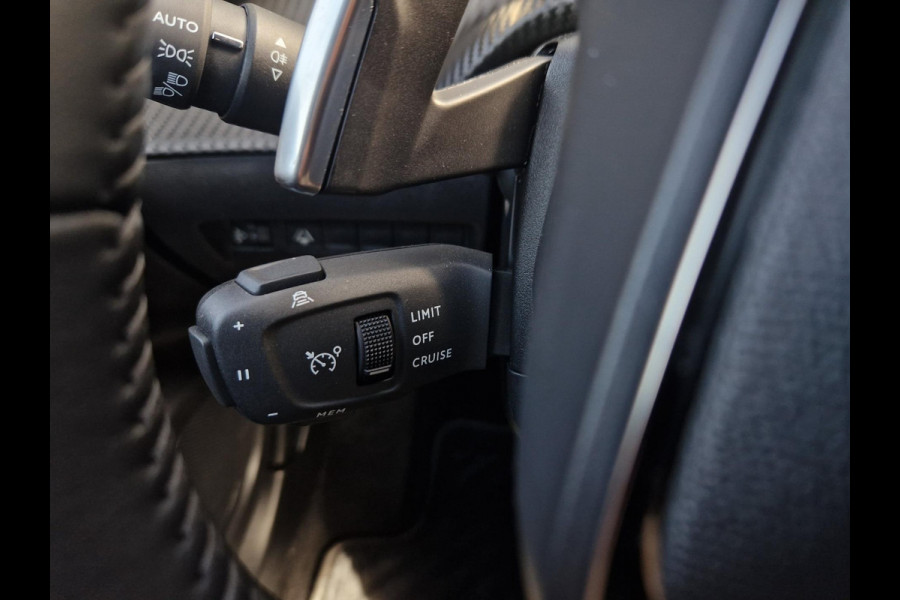 Peugeot 2008 1.2 PureTech EAT8 130Pk Allure Peugeot 2008 1.2 PureTech EAT8 130Pk Allure