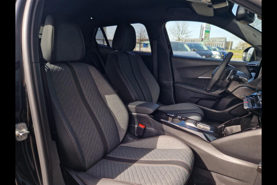 Peugeot 2008 1.2 PureTech EAT8 130Pk Allure Peugeot 2008 1.2 PureTech EAT8 130Pk Allure