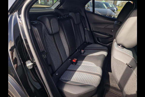 Peugeot 2008 1.2 PureTech EAT8 130Pk Allure Peugeot 2008 1.2 PureTech EAT8 130Pk Allure