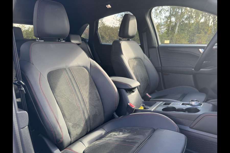 Ford Kuga 2.5 PHEV ST-Line X 243pk |SCI| Wegklapbare trekhaak | Panoramadak | Winter Pack | Head up Display | All season banden