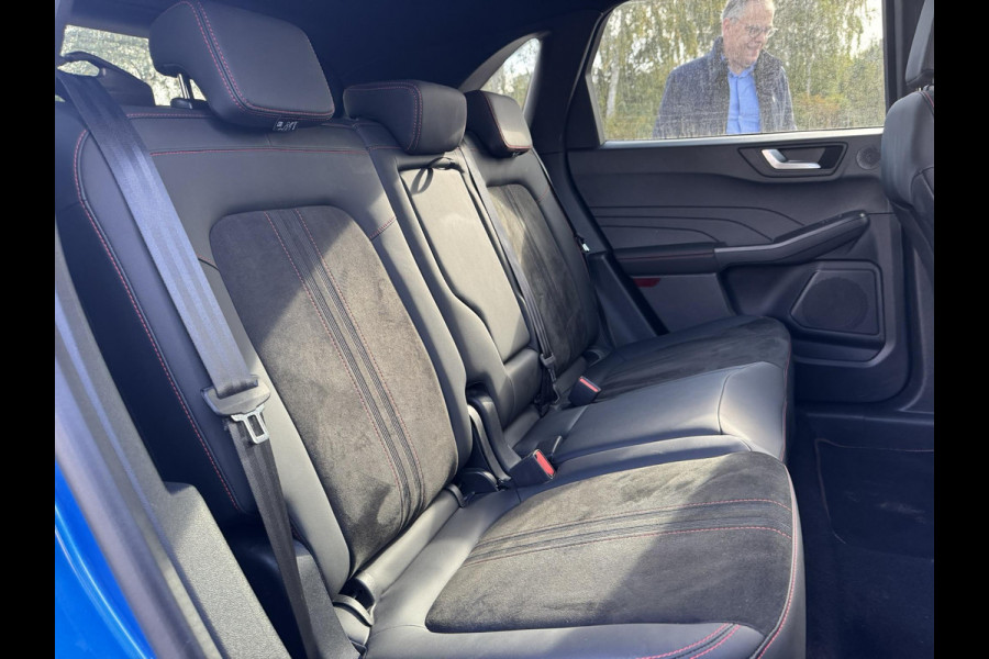 Ford Kuga 2.5 PHEV ST-Line X 243pk |SCI| Wegklapbare trekhaak | Panoramadak | Winter Pack | Head up Display | All season banden