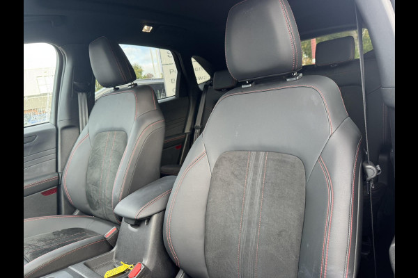 Ford Kuga 2.5 PHEV ST-Line X 243pk | SCI | Wegklapbare trekhaak | Panoramadak | Winter Pack | Head up Display | All season banden