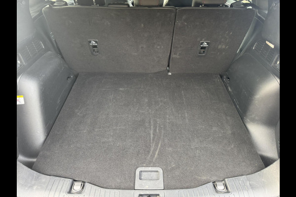 Ford Kuga 2.5 PHEV ST-Line X 243pk | SCI | Wegklapbare trekhaak | Panoramadak | Winter Pack | Head up Display | All season banden