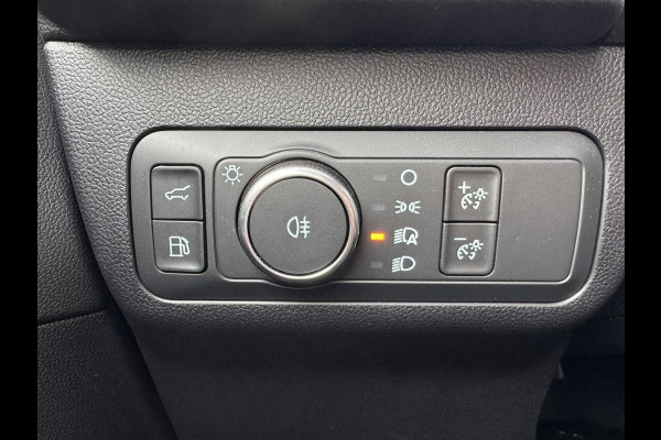 Ford Kuga 2.5 PHEV ST-Line X 243pk | SCI | Wegklapbare trekhaak | Panoramadak | Winter Pack | Head up Display | All season banden