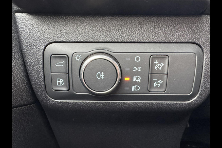 Ford Kuga 2.5 PHEV ST-Line X 243pk | SCI | Wegklapbare trekhaak | Panoramadak | Winter Pack | Head up Display | All season banden