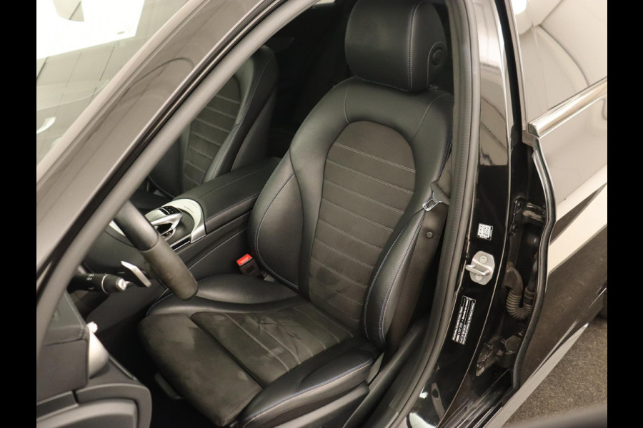 Mercedes-Benz C-Klasse 300e AMG Limited | Panoramadak | 360 Camera | Stoelverwarming | Carplay | Matrix LED | Leder/Alcantara | Navigatie | Park Assist | Sfeerverlichting | PHEV | Plug In Mercedes-Benz C-Klasse 300e AMG Limited | Panoramadak | 360 Camera | Stoelverwarming | Carplay | Matrix LED | Leder/Alcantara | Navigatie | Park Assist | Sfeerverlichting | PHEV | Plug In