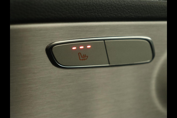 Mercedes-Benz C-Klasse 300e AMG Limited | Panoramadak | 360 Camera | Stoelverwarming | Carplay | Matrix LED | Leder/Alcantara | Navigatie | Park Assist | Sfeerverlichting | PHEV | Plug In Mercedes-Benz C-Klasse 300e AMG Limited | Panoramadak | 360 Camera | Stoelverwarming | Carplay | Matrix LED | Leder/Alcantara | Navigatie | Park Assist | Sfeerverlichting | PHEV | Plug In