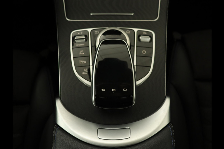 Mercedes-Benz C-Klasse 300e AMG Limited | Panoramadak | 360 Camera | Stoelverwarming | Carplay | Matrix LED | Leder/Alcantara | Navigatie | Park Assist | Sfeerverlichting | PHEV | Plug In Mercedes-Benz C-Klasse 300e AMG Limited | Panoramadak | 360 Camera | Stoelverwarming | Carplay | Matrix LED | Leder/Alcantara | Navigatie | Park Assist | Sfeerverlichting | PHEV | Plug In