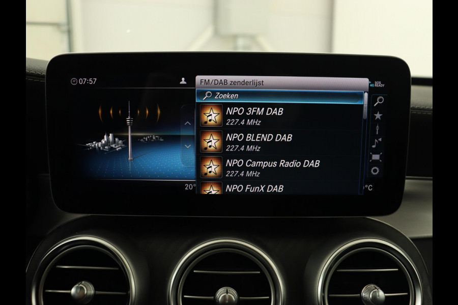 Mercedes-Benz C-Klasse 300e AMG Limited | Panoramadak | 360 Camera | Stoelverwarming | Carplay | Matrix LED | Leder/Alcantara | Navigatie | Park Assist | Sfeerverlichting | PHEV | Plug In Mercedes-Benz C-Klasse 300e AMG Limited | Panoramadak | 360 Camera | Stoelverwarming | Carplay | Matrix LED | Leder/Alcantara | Navigatie | Park Assist | Sfeerverlichting | PHEV | Plug In