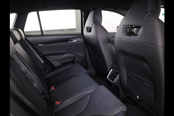 Škoda Elroq 60 Sportline 204pk | Adaptive Cruise Control | 20 inch | Blind Spot | Stoelverwarming Škoda Elroq 60 Sportline 204pk | Adaptive Cruise Control | 20 inch | Blind Spot | Stoelverwarming