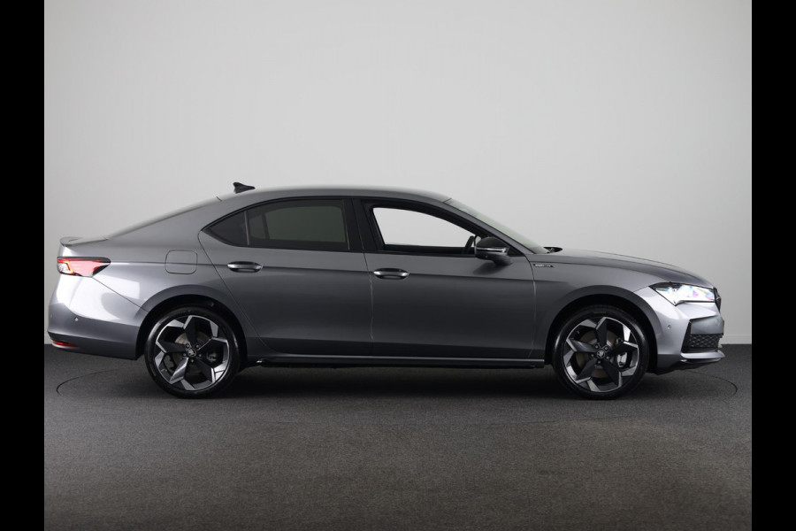 Škoda Superb Sportline Business PHEV 1.5 TSI 204 pk 6 vers. DSG | Canton | 19 inch lichtmetalen velgen | Travel assist plus | Winterpakket