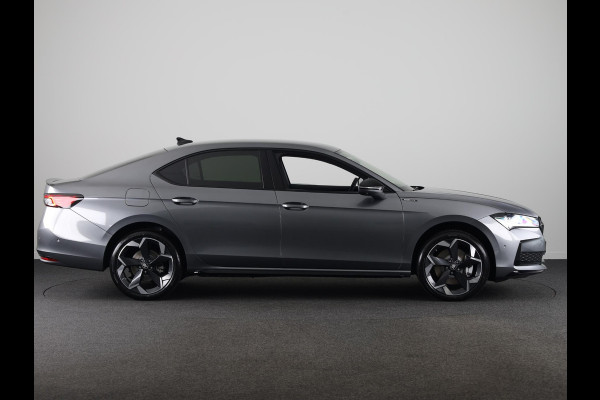 Škoda Superb Sportline Business PHEV 1.5 TSI 204 pk 6 vers. DSG | Canton | 19 inch lichtmetalen velgen | Travel assist plus | Winterpakket