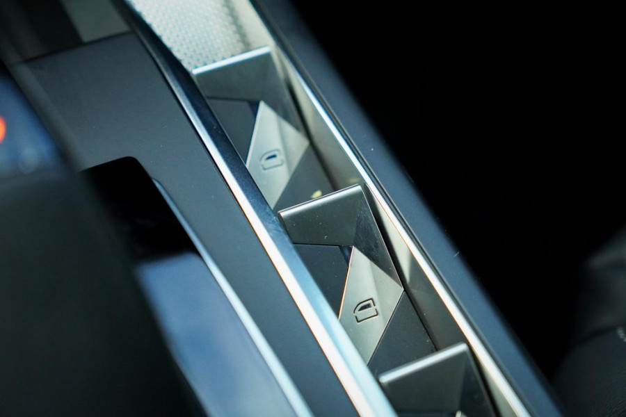 DS DS 3 Crossback 1.2 PureTech Grand Chic / Opera / Aut / Adaptive Cruise / Carplay / Leder