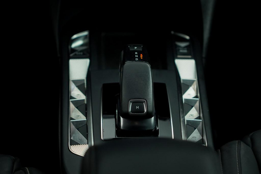 DS DS 3 Crossback 1.2 PureTech Grand Chic / Opera / Aut / Adaptive Cruise / Carplay / Leder