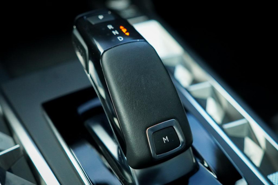 DS DS 3 Crossback 1.2 PureTech Grand Chic / Opera / Aut / Adaptive Cruise / Carplay / Leder