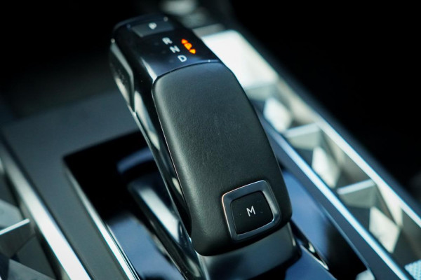 DS DS 3 Crossback 1.2 PureTech Grand Chic / Opera / Aut / Adaptive Cruise / Carplay / Leder