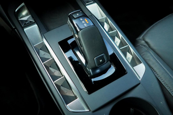 DS DS 3 Crossback 1.2 PureTech Grand Chic / Opera / Aut / Adaptive Cruise / Carplay / Leder