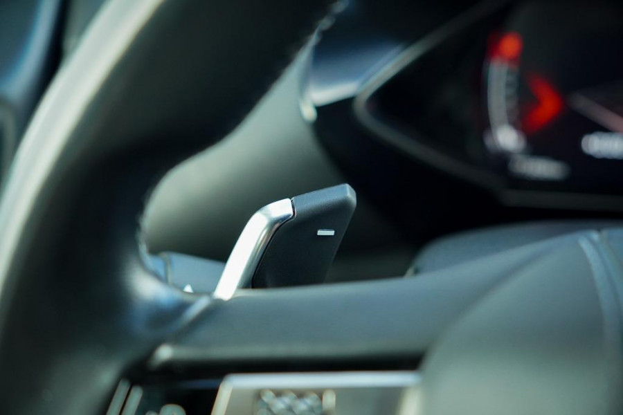 DS DS 3 Crossback 1.2 PureTech Grand Chic / Opera / Aut / Adaptive Cruise / Carplay / Leder