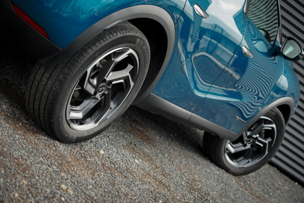 DS DS 3 Crossback 1.2 PureTech Grand Chic / Opera / Aut / Adaptive Cruise / Carplay / Leder