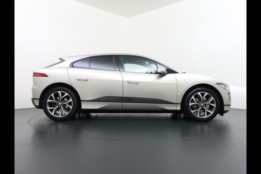 Jaguar I-PACE EV320 HSE 90 kWh VAN: €32.900,- VOOR: €28.877,- UW EINDEJAARSVOORDEEL: €4.023 | SOH 100% 3 FASE LADEN! | 360 CAMERA | ELEK. STOEL | STOEL/ STUUR VERWARMING | RIJKLAARPRIJS incl. 12 mnd BOVAG