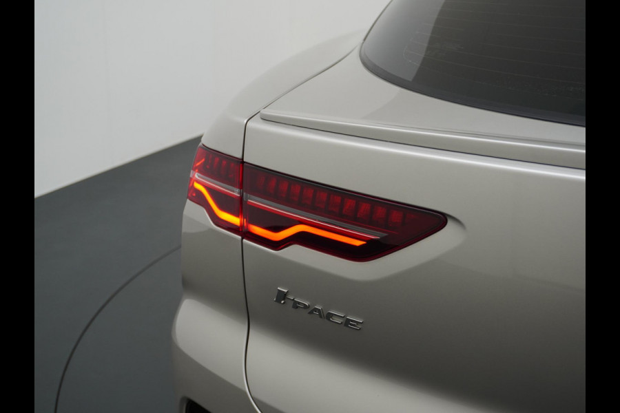 Jaguar I-PACE EV320 HSE 90 kWh VAN: €32.900,- VOOR: €28.877,- UW EINDEJAARSVOORDEEL: €4.023 | SOH 100% 3 FASE LADEN! | 360 CAMERA | ELEK. STOEL | STOEL/ STUUR VERWARMING | RIJKLAARPRIJS incl. 12 mnd BOVAG