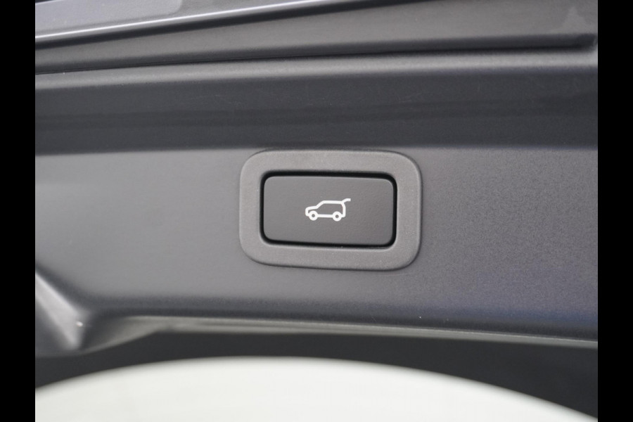 Jaguar I-PACE EV320 HSE 90 kWh VAN: €32.900,- VOOR: €28.877,- UW EINDEJAARSVOORDEEL: €4.023 | SOH 100% 3 FASE LADEN! | 360 CAMERA | ELEK. STOEL | STOEL/ STUUR VERWARMING | RIJKLAARPRIJS incl. 12 mnd BOVAG