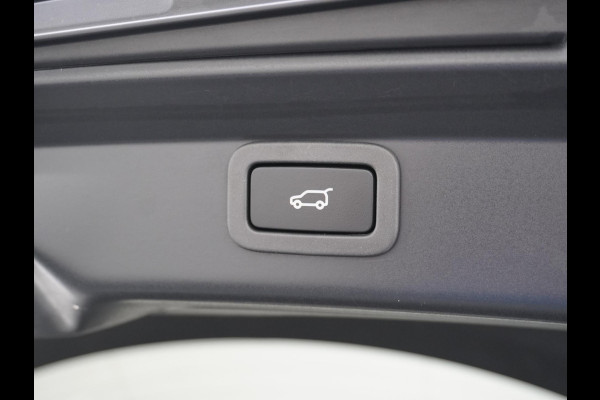 Jaguar I-PACE EV320 HSE 90 kWh VAN: €32.900,- VOOR: €28.877,- UW EINDEJAARSVOORDEEL: €4.023 | SOH 100% 3 FASE LADEN! | 360 CAMERA | ELEK. STOEL | STOEL/ STUUR VERWARMING | RIJKLAARPRIJS incl. 12 mnd BOVAG